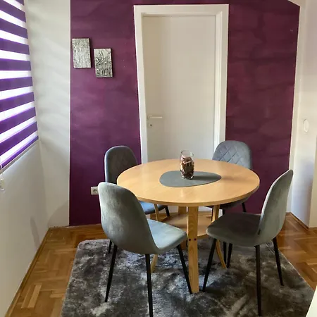 Aleksandar Apartman *